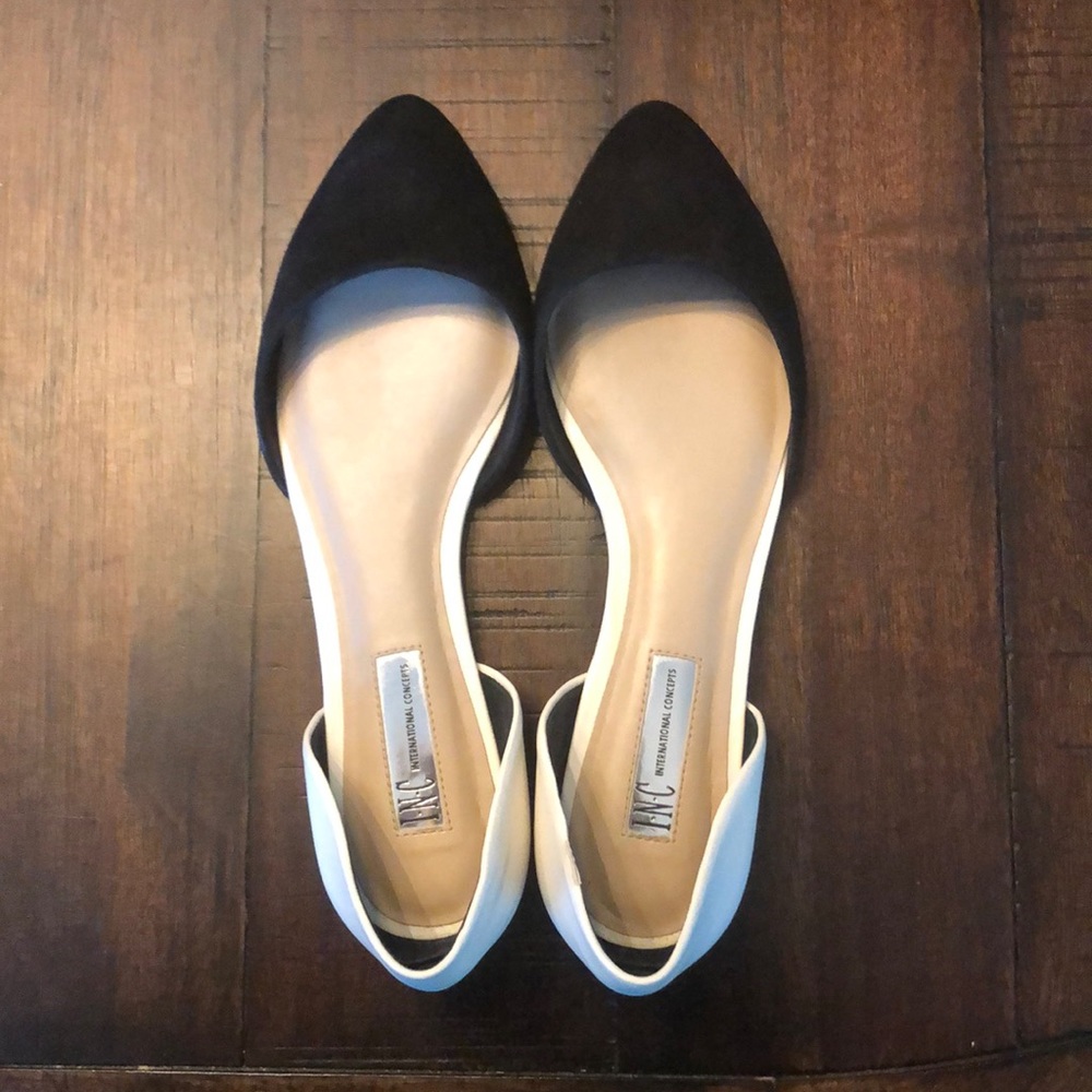 Black & White Flats